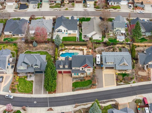 637 Oak Wood, Eagle Point, OR 97524