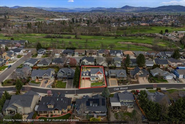 637 Oak Wood, Eagle Point, OR 97524