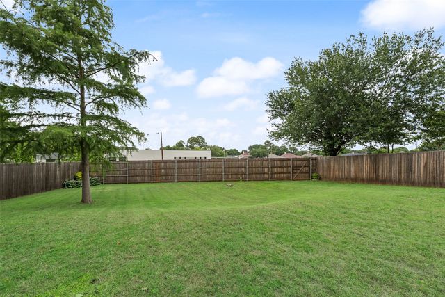 3409 W Sage Court, Bedford, TX 76021
