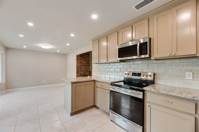 3409 W Sage Court, Bedford, TX 76021