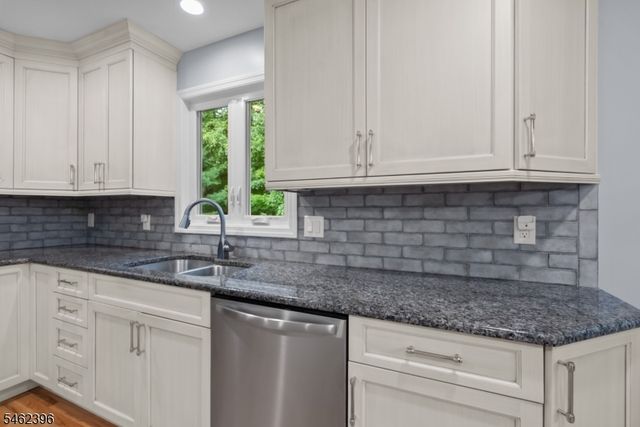 39 William Dr, Rockaway Boro, NJ 07866
