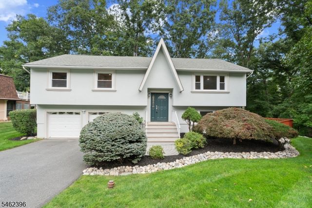 39 William Dr, Rockaway Boro, NJ 07866