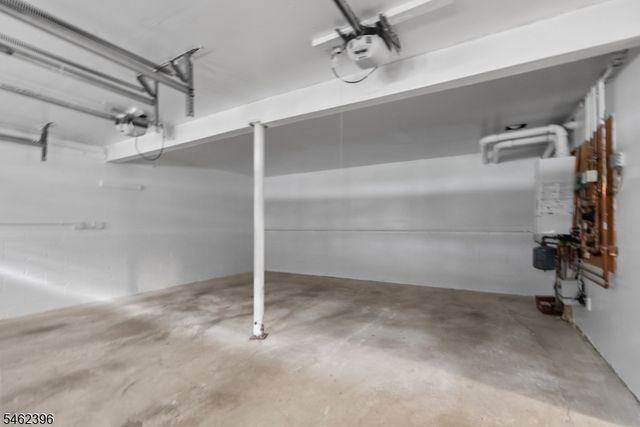 39 William Dr, Rockaway Boro, NJ 07866