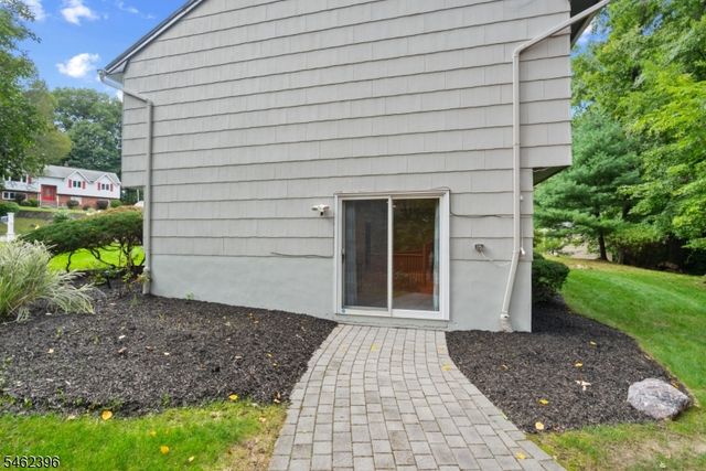 39 William Dr, Rockaway Boro, NJ 07866