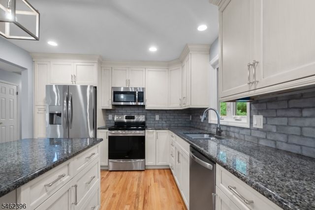39 William Dr, Rockaway Boro, NJ 07866