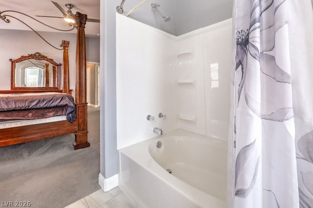 7017 Golden Desert Avenue, Las Vegas, NV 89129