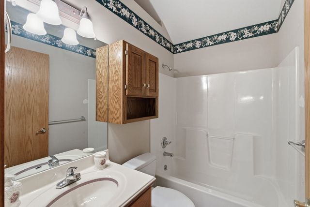 1660 E Kay St, Derby, KS 67037