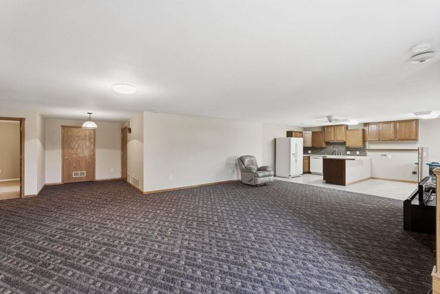 1660 E Kay St, Derby, KS 67037