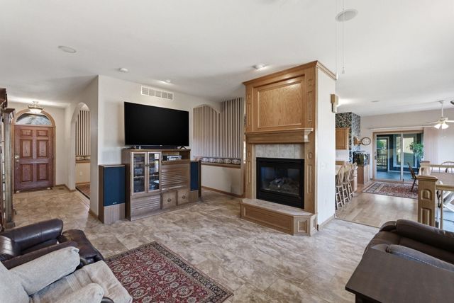 1660 E Kay St, Derby, KS 67037