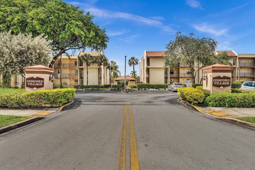 6351 N University Dr 324, Tamarac, FL 33321