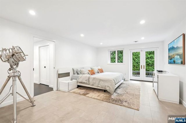 502 Ridgeland Terrace, Leonia, NJ 07605