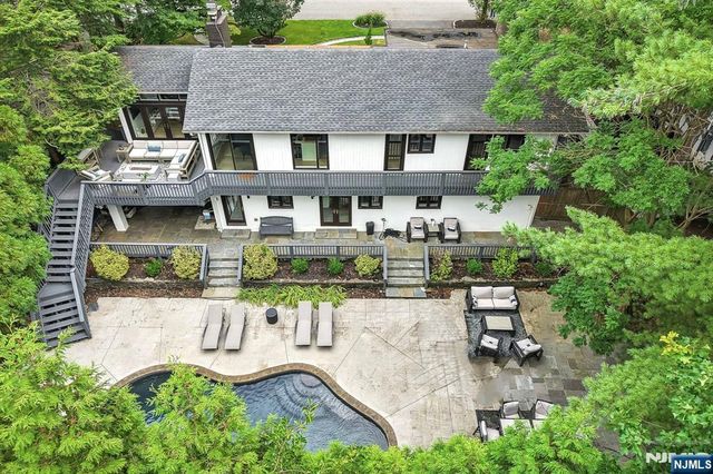 502 Ridgeland Terrace, Leonia, NJ 07605