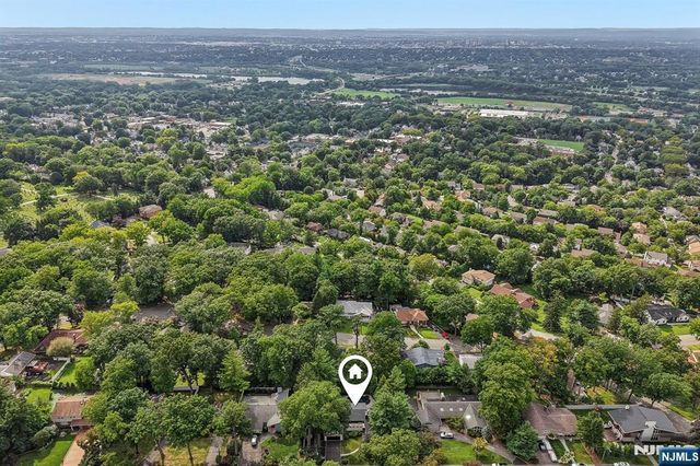 502 Ridgeland Terrace, Leonia, NJ 07605