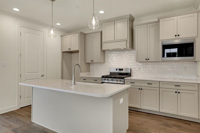 483 ARMEL DR, Collierville, TN 38017
