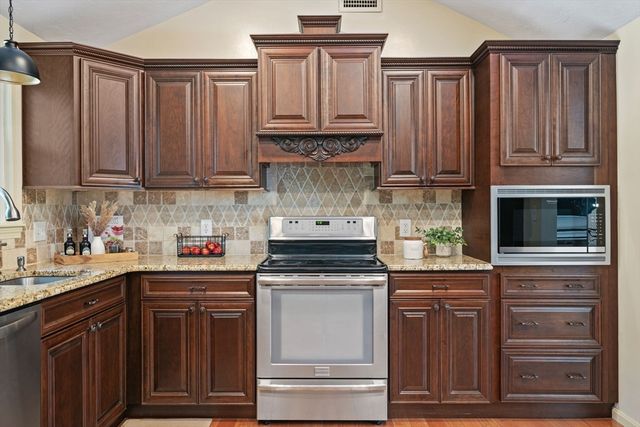 19 Jefferson St, Billerica, MA 01821
