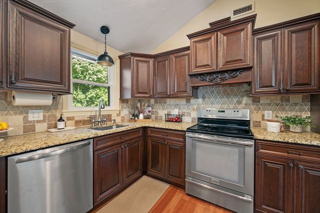 19 Jefferson St, Billerica, MA 01821
