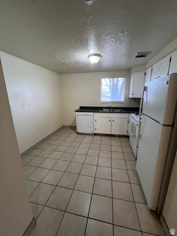 1962 W 4700 S, Roy, UT 84067