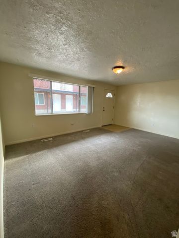 1962 W 4700 S, Roy, UT 84067