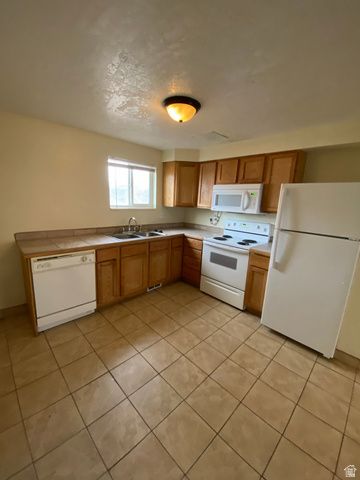 1962 W 4700 S, Roy, UT 84067