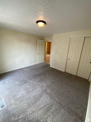 1962 W 4700 S, Roy, UT 84067