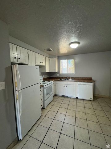 1962 W 4700 S, Roy, UT 84067