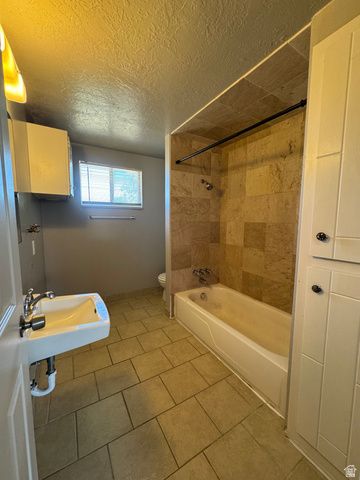 1962 W 4700 S, Roy, UT 84067