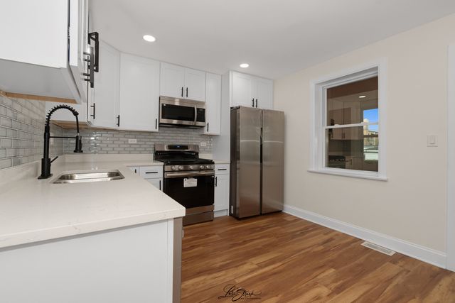 7811 S Wabash Avenue, Chicago, IL 60619