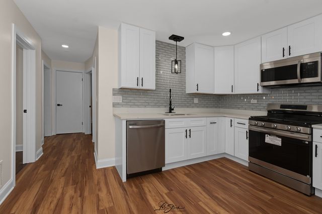 7811 S Wabash Avenue, Chicago, IL 60619