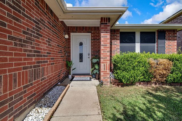 635 Almandora Drive, Arlington, TX 76002