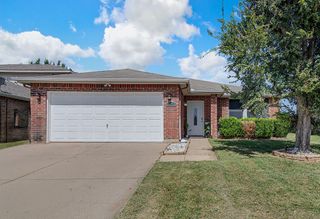 635 Almandora Drive, Arlington, TX 76002