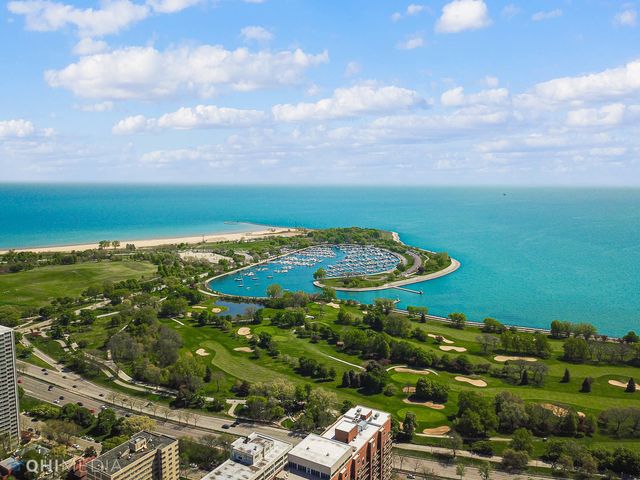 731 W Bittersweet Place 2S, Chicago, IL 60613