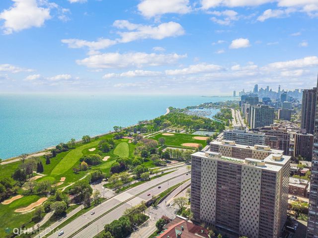 731 W Bittersweet Place 2S, Chicago, IL 60613