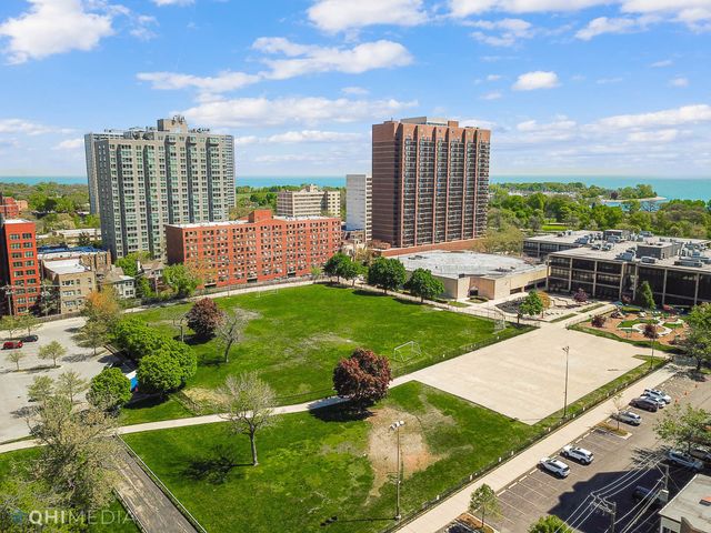 731 W Bittersweet Place 2S, Chicago, IL 60613