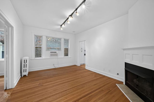 731 W Bittersweet Place 2S, Chicago, IL 60613
