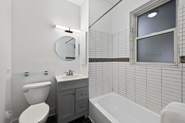 731 W Bittersweet Place 2S, Chicago, IL 60613