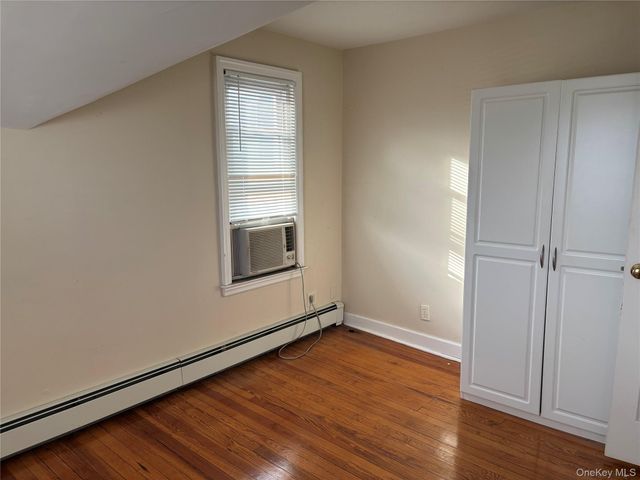 39 W Jericho Turnpike, Mineola, NY 11501