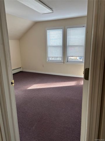 39 W Jericho Turnpike, Mineola, NY 11501