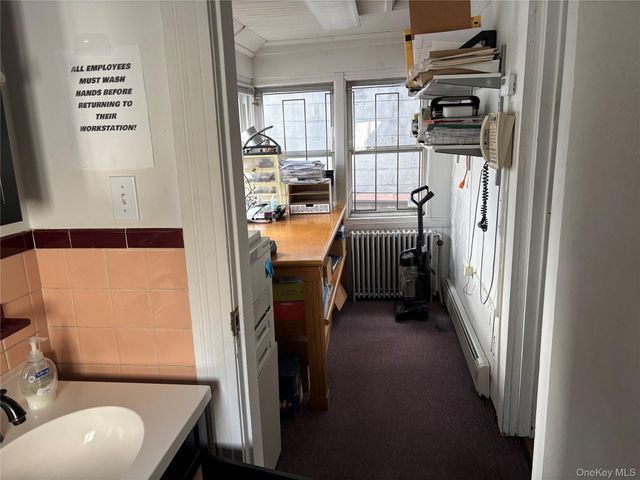 39 W Jericho Turnpike, Mineola, NY 11501