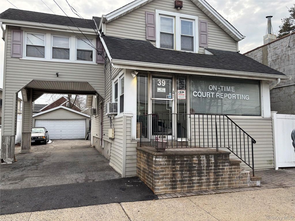 39 W Jericho Turnpike, Mineola, NY 11501