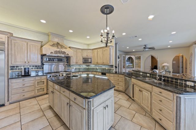 5613 Versailles Court, Colleyville, TX 76034