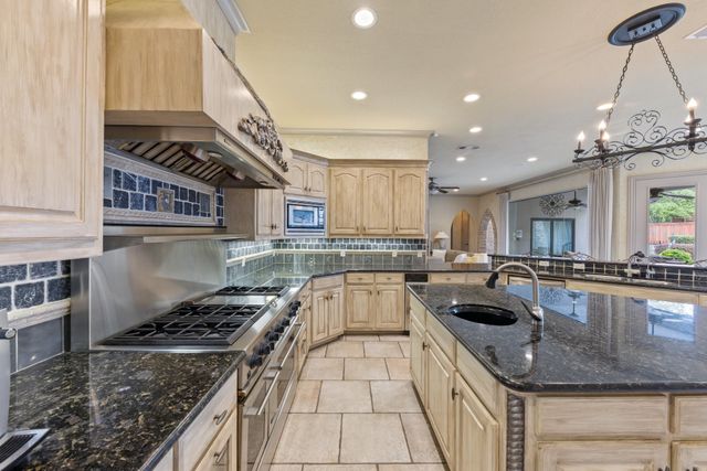 5613 Versailles Court, Colleyville, TX 76034