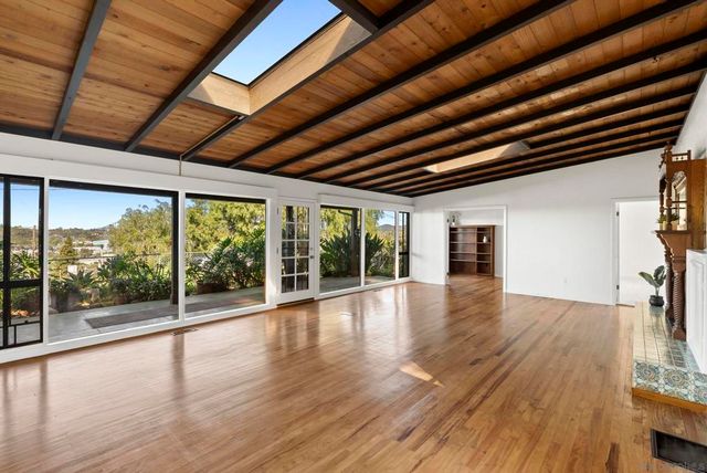 620 Plumosa Ave, Vista, CA 92081