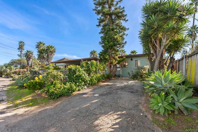 620 Plumosa Ave, Vista, CA 92081