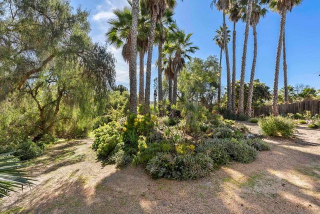 620 Plumosa Ave, Vista, CA 92081