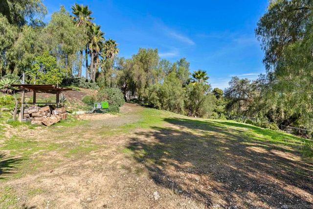 620 Plumosa Ave, Vista, CA 92081