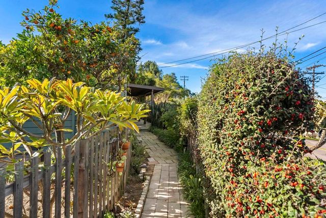 620 Plumosa Ave, Vista, CA 92081