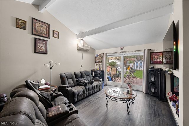 5142 E Berkshire Drive E, North Olmsted, OH 44070