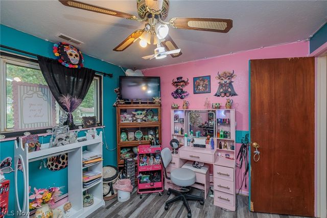 5142 E Berkshire Drive E, North Olmsted, OH 44070
