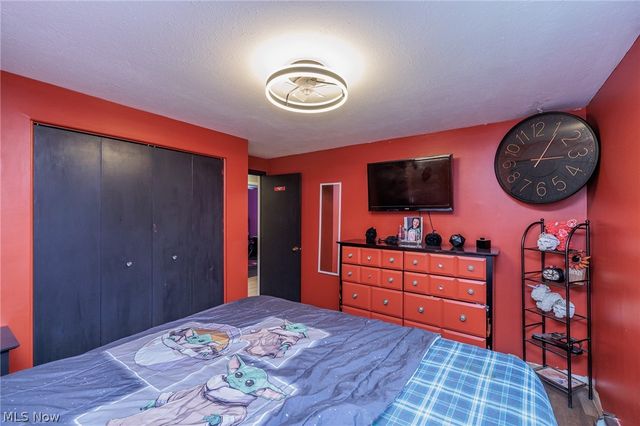 5142 E Berkshire Drive E, North Olmsted, OH 44070
