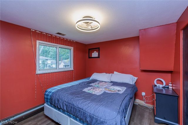 5142 E Berkshire Drive E, North Olmsted, OH 44070